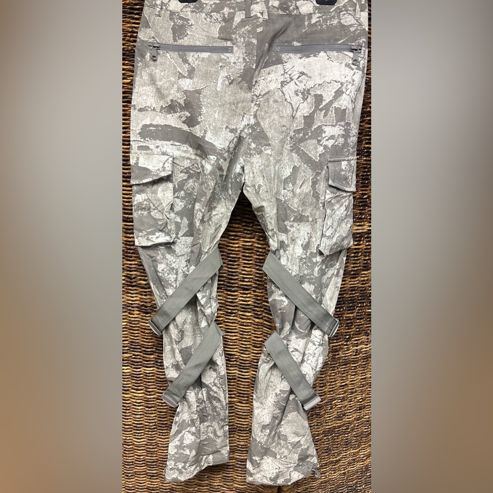 Sample Industries, Men's Camouflage Cargo Pants‎ with straps, Size: Small - Picture 6 of 6